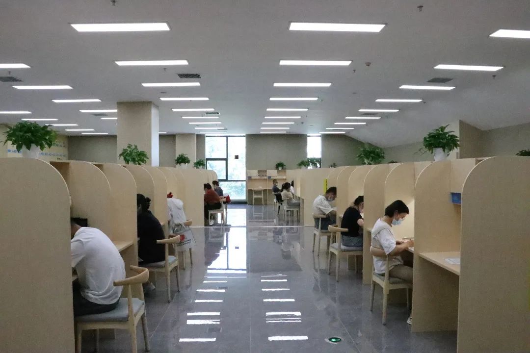 智慧图书馆图片_图书馆智慧图片素材_智慧图书馆照片
