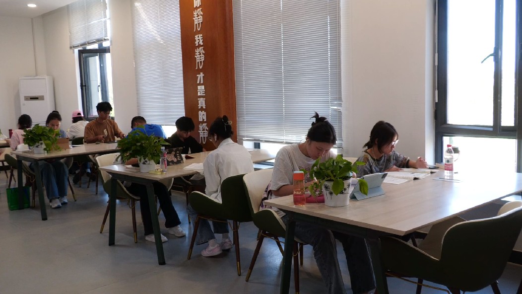 智慧图书馆图片_图书馆智慧图片素材_图书馆智慧图片高清